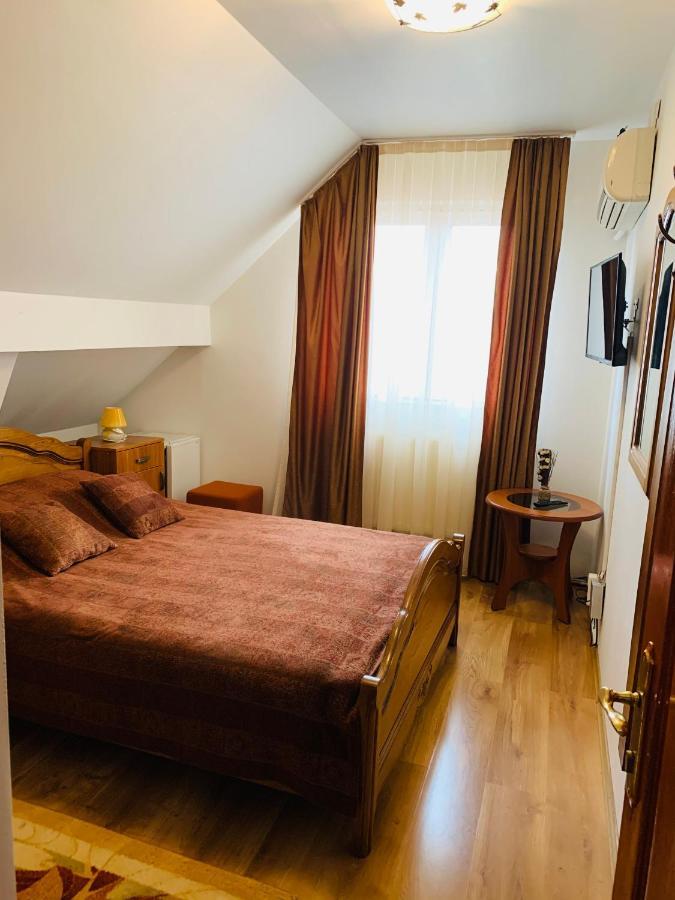 Alex & Maria Hotel Carpinisu Exterior photo