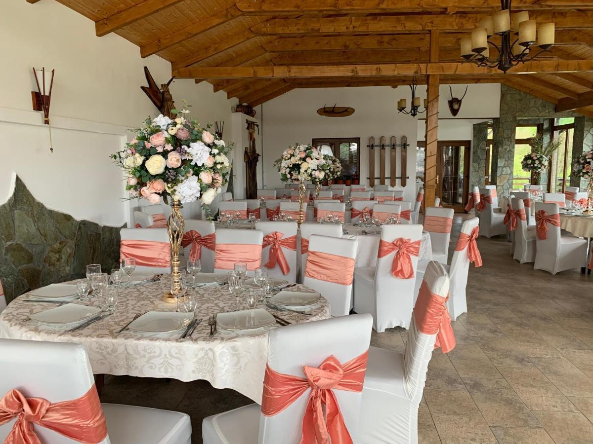 Alex & Maria Hotel Carpinisu Exterior photo